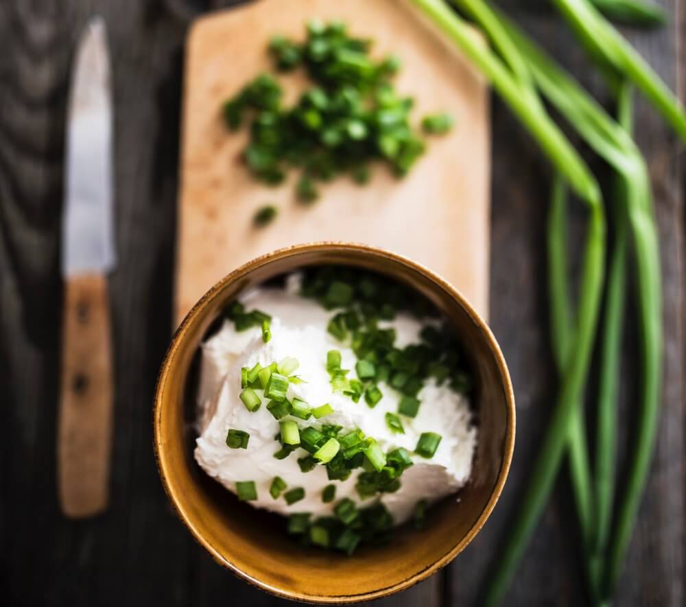 What to eat Greek yogurt with
